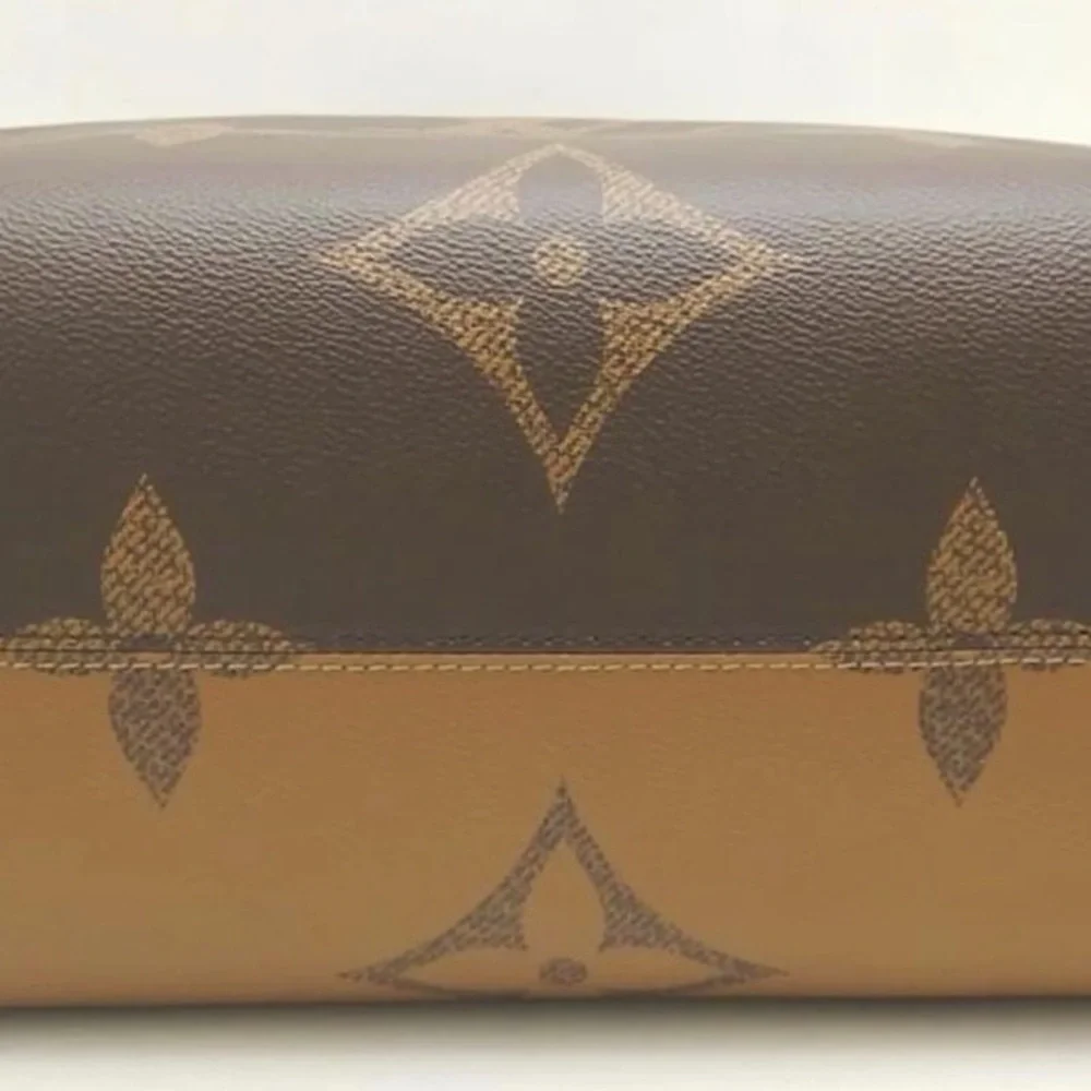 Louis Vuitton Monogram Reverse Large On-The-Go Tote Bag Like New - Picture 4 of 16